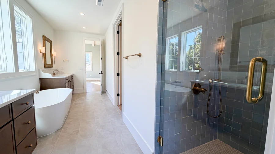 1904 McCarthy — Primary Bath 1