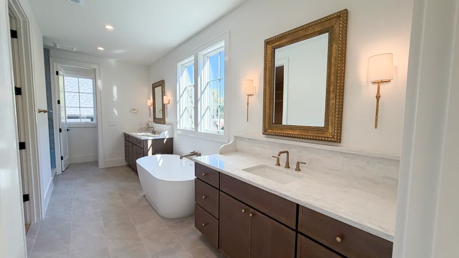 1904 McCarthy — Primary Bath 2