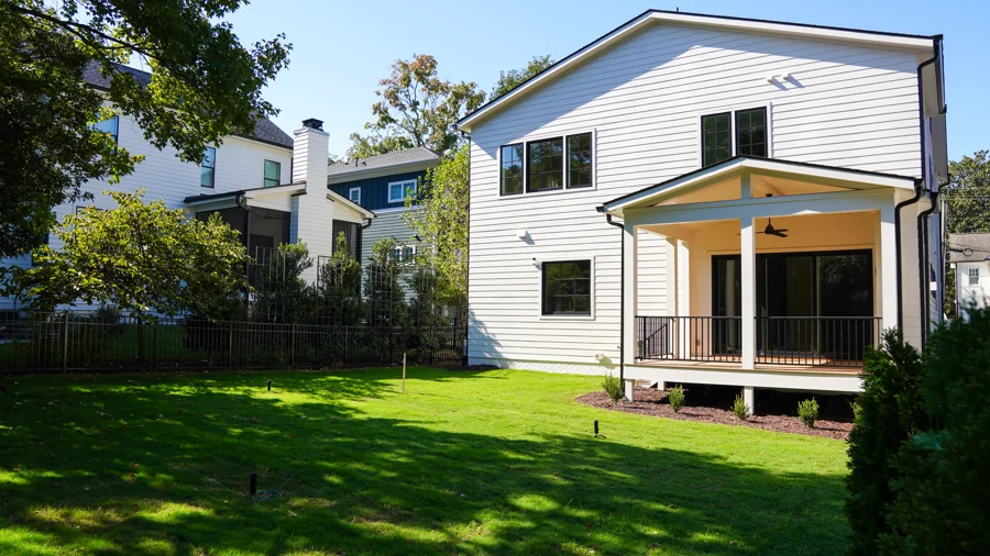 1904 McCarthy — Back Yard
