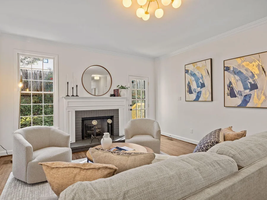 Ashland — Living room