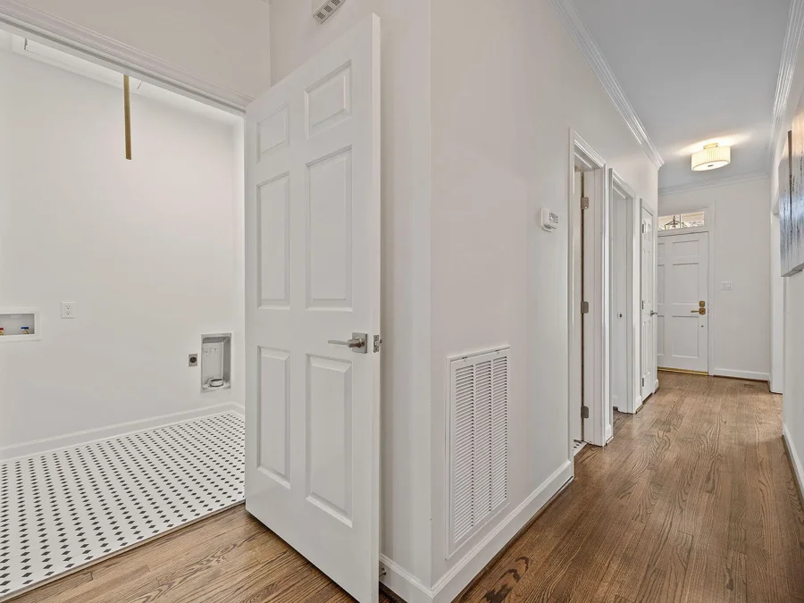 Ashland — Hallway