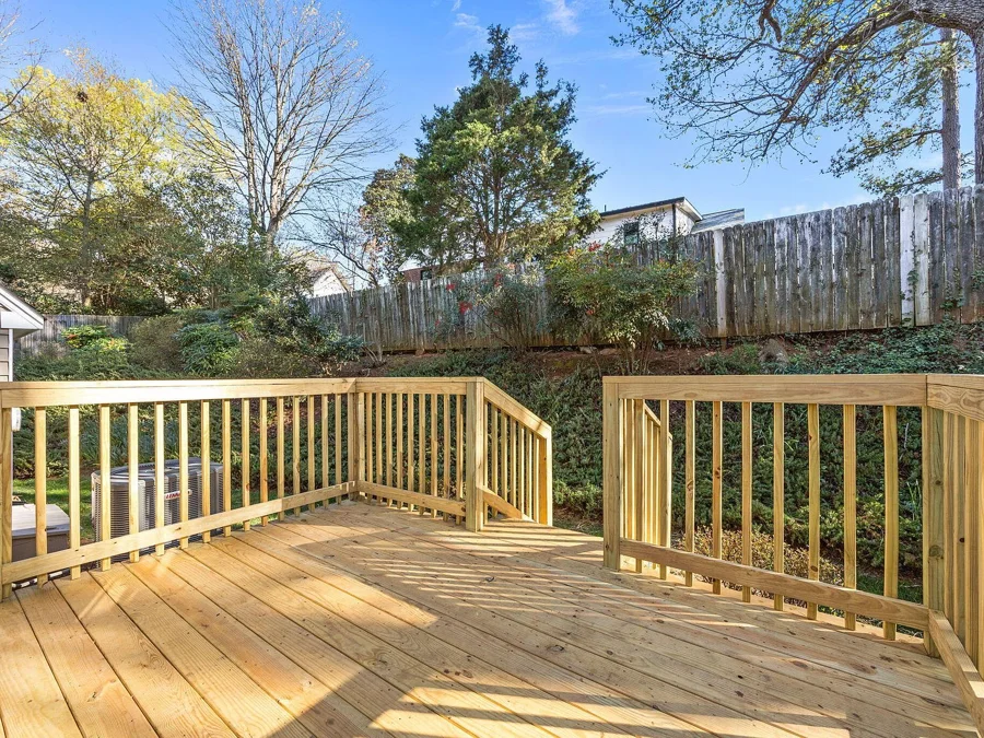 Ashland — Rear deck