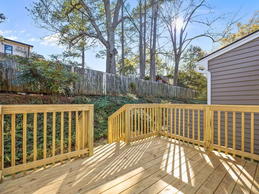 Ashland — Rear deck